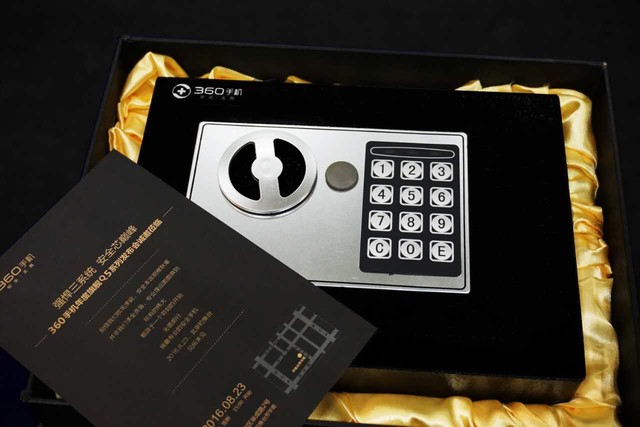 360手機Q5邀請函發(fā)出 果然是周鴻<footer>
<div class=