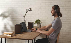 索尼CAS-1音響：從你的世界路過卻把TA黏在了桌子上