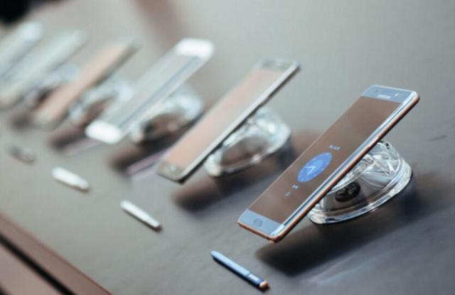 全球主要的幾家手機廠商 只有蘋果和三星在賺錢