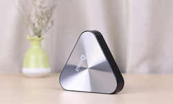 芒果嗨Q H5電視盒子開箱圖賞   三角形機身設計更新穎