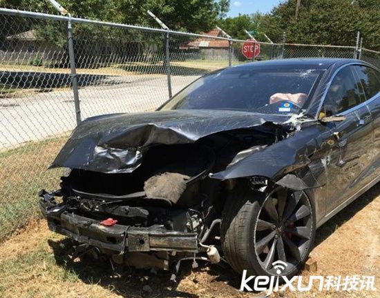 特斯拉又陷風波：自動駕駛再出事故！