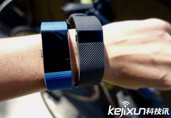 Fitbit發(fā)布兩款智能運動手環(huán) 外觀時尚獨具匠心