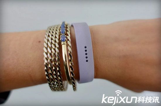 Fitbit發(fā)布兩款智能運動手環(huán) 外觀時尚獨具匠心