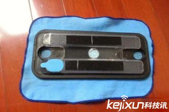 iRobot發布擦地機器人:自動拖把1999元!