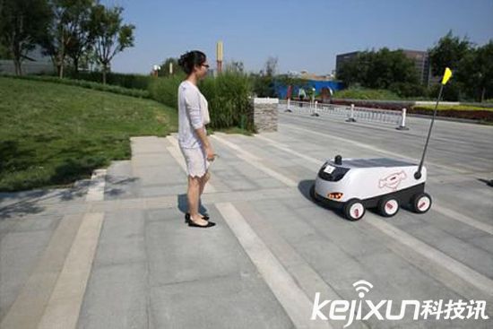 菜鳥網絡發布配送機器人 快遞小哥恐丟飯碗