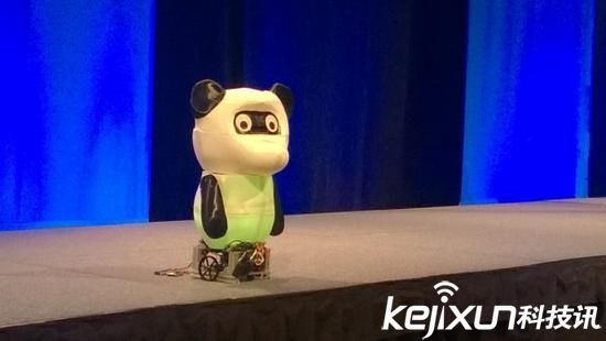 微軟發(fā)布<a href=/tags/26-0.html target=_blank class=infotextkey>win10</a>驅(qū)動(dòng)機(jī)器人 小巧可愛模樣蠢萌