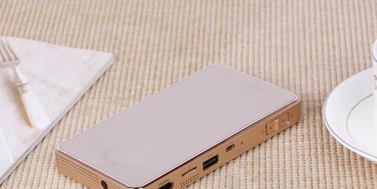 神畫小媚AR投影電視怎么樣？小小機(jī)身大內(nèi)涵