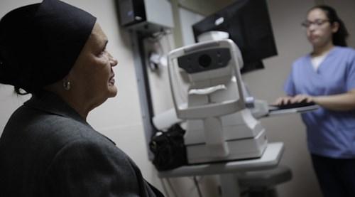 不只是玩游戲 很快就能用手機和VR測試眼睛了