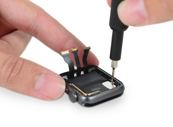 Apple Watch Series 2拆解: 機內已經大不同