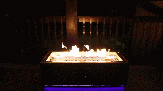 這個音箱能噴真火焰！這下篝火晚會連火堆都省了