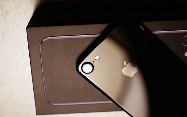 iPhone7 Plus攝像頭附近有電流聲 很影響使用心情