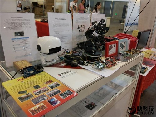 國產(chǎn)核心科技!龍芯機器人控制器首次亮相