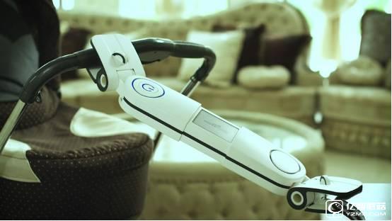 初為父母？看見(jiàn)這款嬰兒車搖臂肯定能感動(dòng)哭