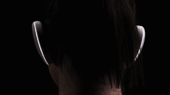 這款充滿未來感的無線耳機就像你的第二對耳朵