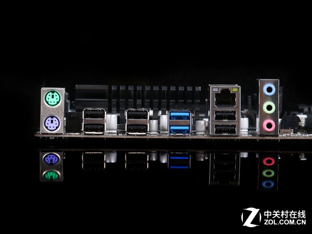 技嘉990X-D3P主板套裝 幽靈散熱自帶加成 