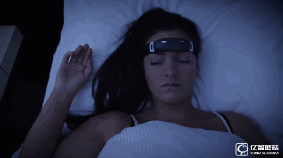 這個(gè)頭環(huán)不僅治療失眠 還能營(yíng)造“盜夢(mèng)空間”