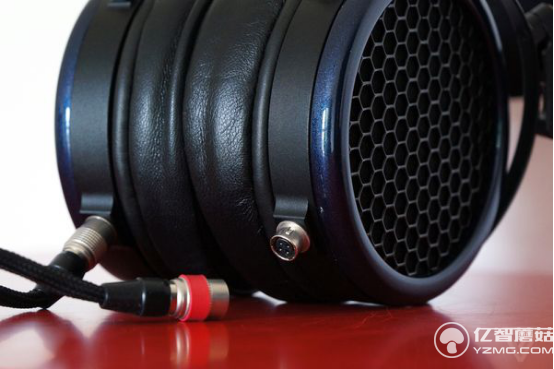 看了就想買買買的豪華純手工耳機(jī) 售價(jià)要1萬多