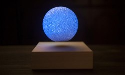 又轉(zhuǎn)又跳還變色的磁懸浮燈   逼格滿滿