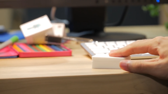 松下展示智能家居無線開關 無需電池即可工作