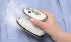 旅行蒸汽電熨斗讓衣物不擰巴：速熱多檔調(diào)節(jié)