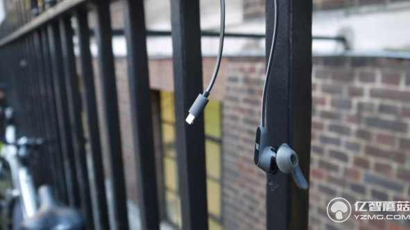 JBL新款入耳耳機體驗 無需充電就能降噪