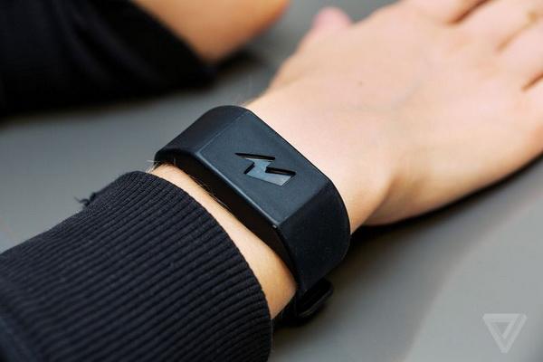 通過點電擊手環改掉壞毛病？誰試誰知道