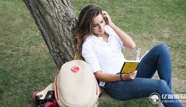 最輕的折疊電動(dòng)滑板能塞進(jìn)包里 續(xù)航15公里