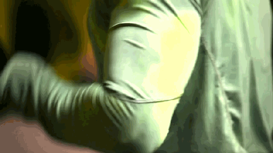 耐克思金斯都弱爆了!這款T恤會隨著運動變色