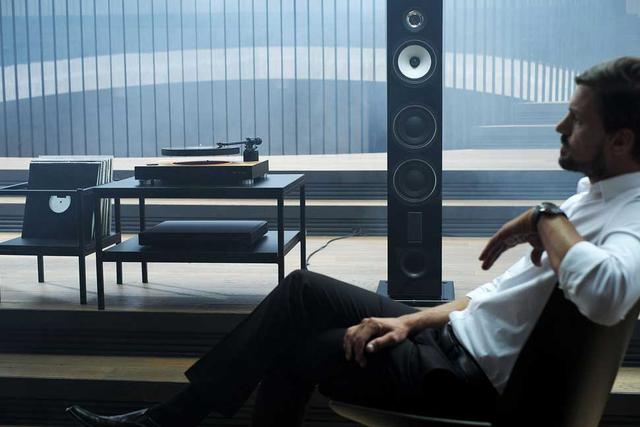 你見(jiàn)過(guò)“飛起來(lái)”演奏的黑膠唱片機(jī)么？