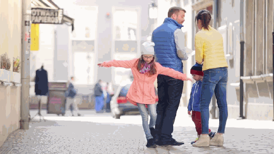 Kiddo智能手環(huán)能防止人販子拐走你的孩子!