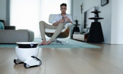 Roboming Fellow機器人：賣萌端茶送水逗寵物全精通