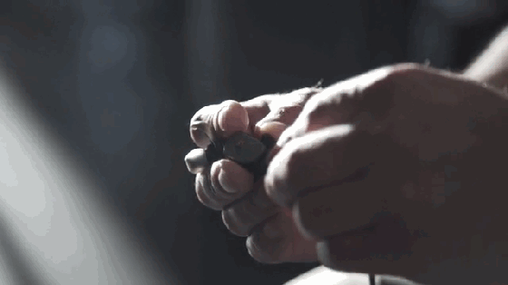 這款無線耳塞很特別 續航更長佩戴更舒適