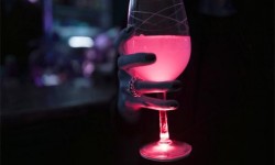 LED智能酒杯讓你成為眾人焦點：夜店泡吧必備