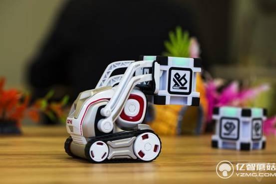 Cozmo機(jī)器人體驗(yàn) 好迷你的人工智能玩具