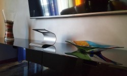 ReflexBox全息投影底座功能強大：輕敲桌面即可操控