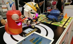 創客產品竟用紙板做了個特牛的機器人！腦洞大開