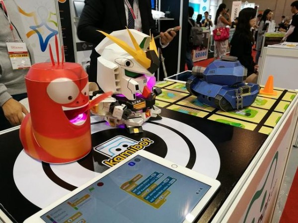 創客產品竟用紙板做了個特牛的機器人!腦洞大開