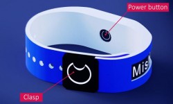 神奇手環撩妹必備！指示燈一亮千萬別猶豫