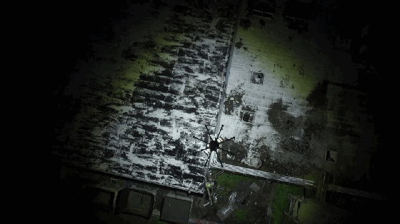 牛人給無人機配上1000w超亮LED燈 可夜間搜救