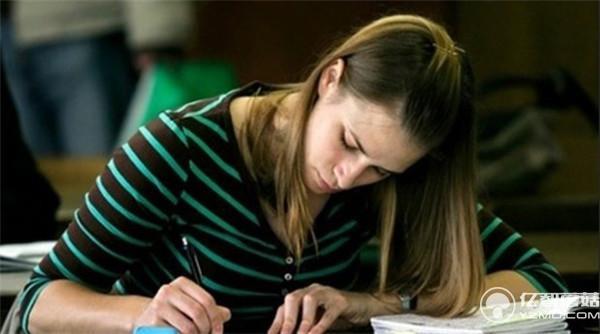 智商不夠道具來湊 戴上它你智商堪比霍金 