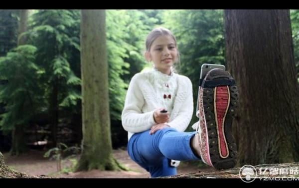 誰(shuí)說(shuō)拍照不能用腳?只要你想我就幫你實(shí)現(xiàn)愿望