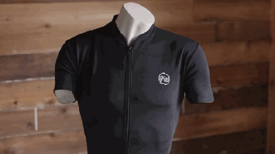 這是一款會(huì)按摩的T恤 看你怎么玩了