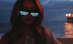 這個(gè)發(fā)光眼鏡讓你瞬間成為Party焦點(diǎn)！撩妹必備