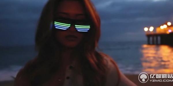 撩妹必備！這個發光眼鏡讓你瞬間成為Party焦點