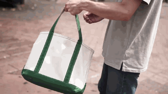 踩著酷似MacBook的踏板車上班 你就是眾人焦點(diǎn)