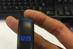 魅族手環(huán)真身首曝光！帶屏顯/心率監(jiān)測