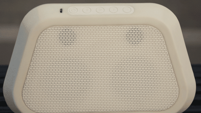 這個(gè)裝置只需要三步 就能把無(wú)線(xiàn)耳機(jī)變音箱