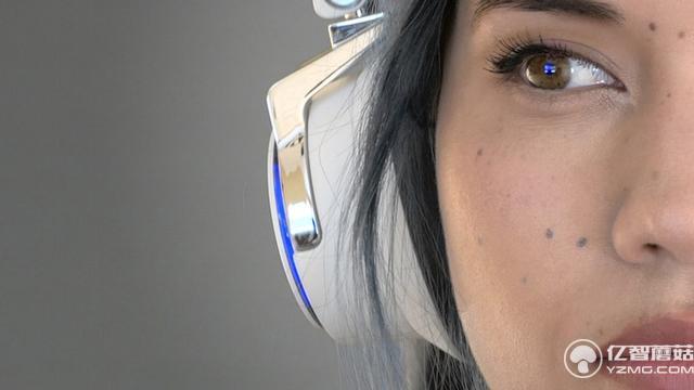 這個(gè)裝置只需要三步 就能把無(wú)線(xiàn)耳機(jī)變音箱