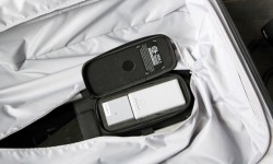 智能行李箱Raden：能定位和顯示重量