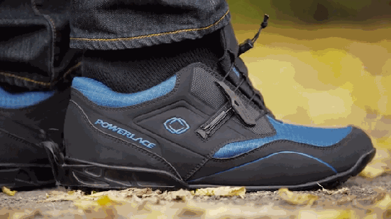 穿脫都超方便!能自動調(diào)節(jié)松緊的運動鞋來了